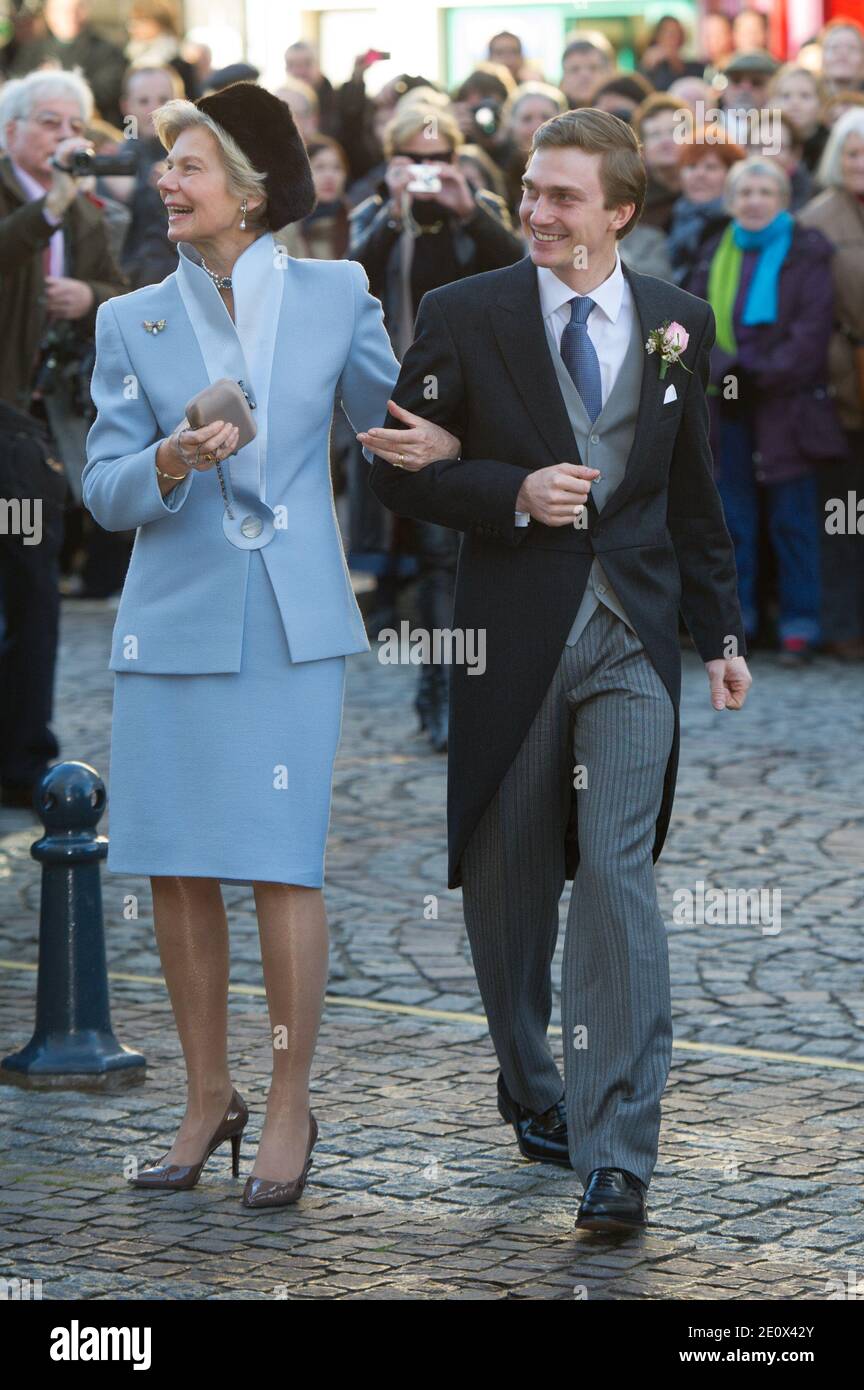 Prinzessin Marie Astrid von Luxemburg und ihr Sohn Erzherzog Christoph von Österreich kommen am 29. Dezember 2012 zu seiner religiösen Hochzeit mit Adelaide Drape-frisch in die Basilika Saint-Epvre in Nancy, Frankreich. Foto von Nicolas Gouhier/ABACAPRESS.COM Stockfoto