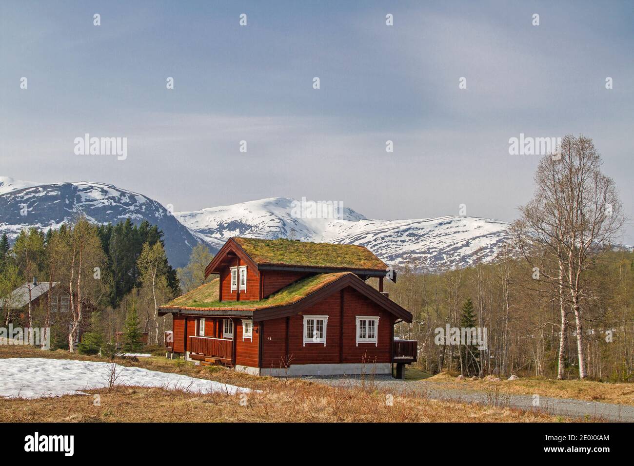 Holzhütte Im Idyllischen Hornindalel In Norwegen Stockfoto