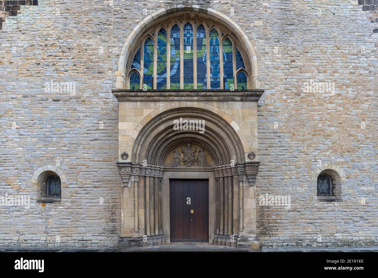 Romanisches Eingangsportal mit Fenster der St. Ludgeri Kirche, Münster, Nordrhein-Westfalen, Deutschland, Europa Stockfoto