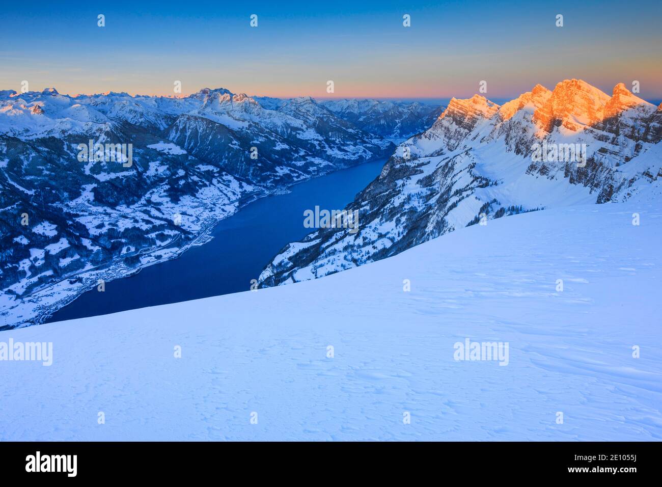 Churfirsten mit Wallensee, Schweiz, Europa Stockfoto
