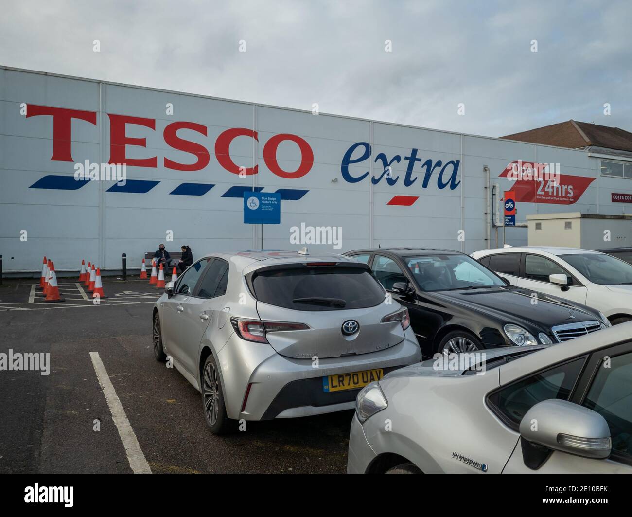 Eine Filiale von Tesco Extra, dem außerstädtischen Supermarkt von Großbritanniens führendem Supermarkt Tesco Plc Stockfoto