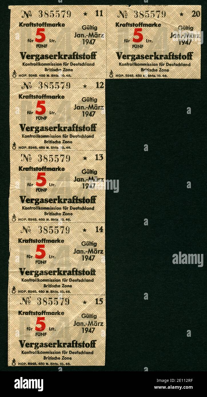 Europa, Deutschland, Zeit nach dem 2. Weltkrieg, Britische Zone, Kraftstoffmarke für 5 Liter Vergaserkraftstoff , gültig vom Januar - März 1947, Größe: 10,4 cm x 19,6 cm , Rechte werden nicht vertreten . / Europa, Deutschland, Zeit nach dem Zweiten Weltkrieg, Besatzungszeit, Britische Zone, Rationsstempel für 5 Liter Benzin, gültig von Januar bis März 1947, Größe: Januar bis März 1947, es gibt keine Rechte. Stockfoto