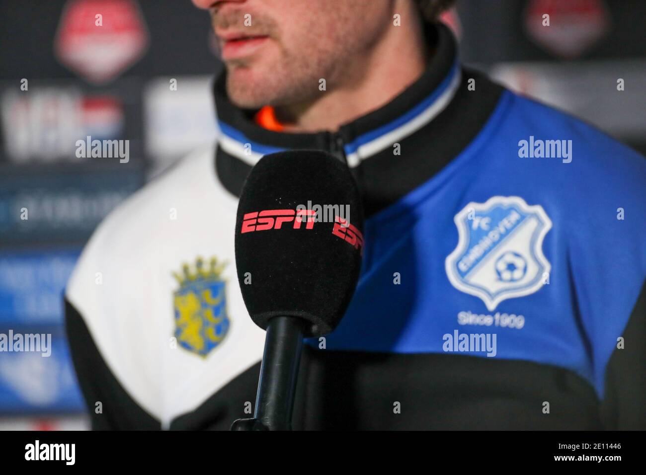 EINDHOVEN, NIEDERLANDE - 3. JANUAR: ESPN während des niederländischen Keukenkampioendivisie-Spiels zwischen FC Eindhoven und Cambuur im Jan Louwers Stadium auf Janua Stockfoto