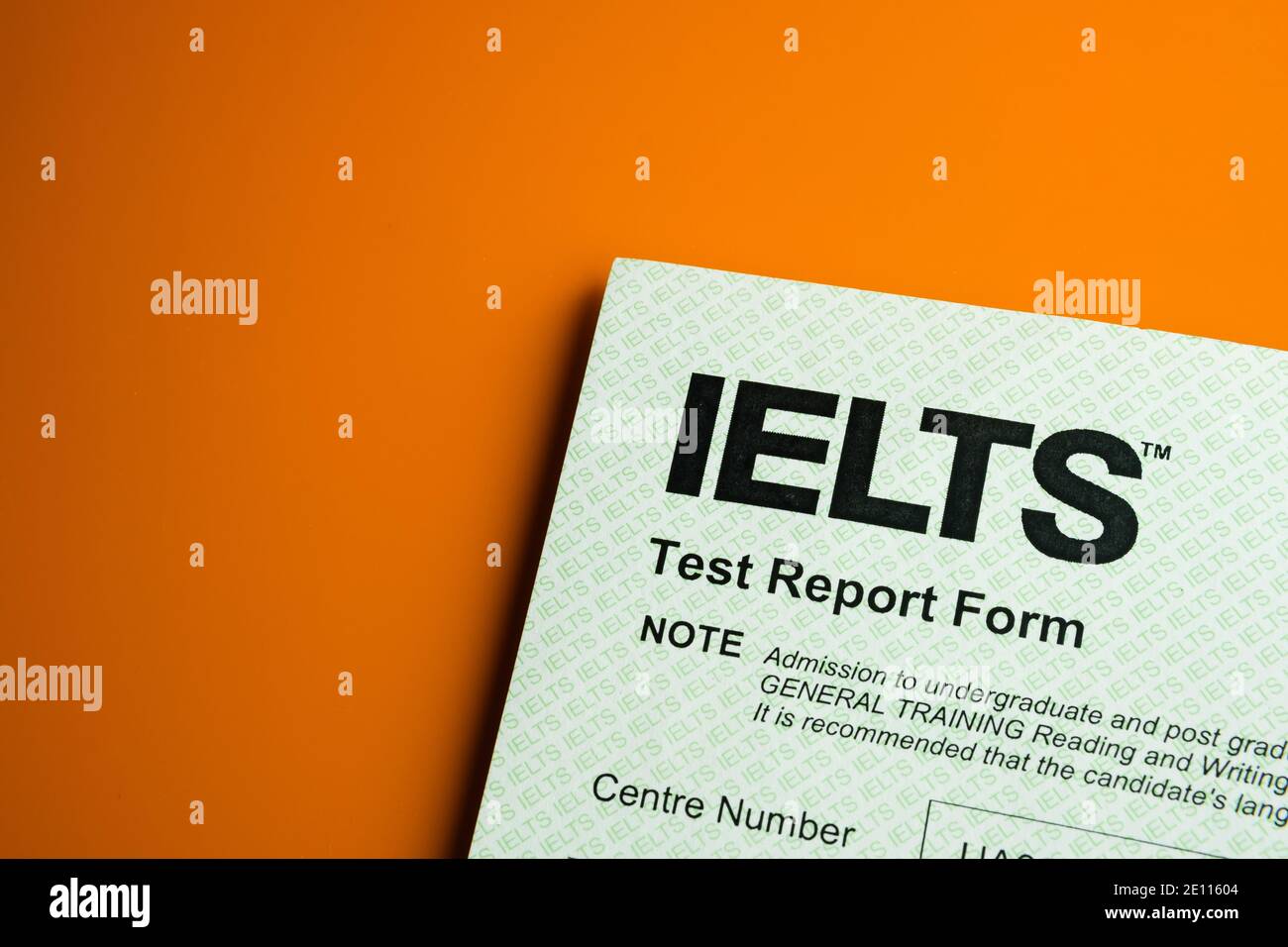 Stafford, Vereinigtes Königreich - 3. Januar 2021: Authentic IELTS Testbericht Formular. Das International English Language Testing System ist ein internationaler STA Stockfoto