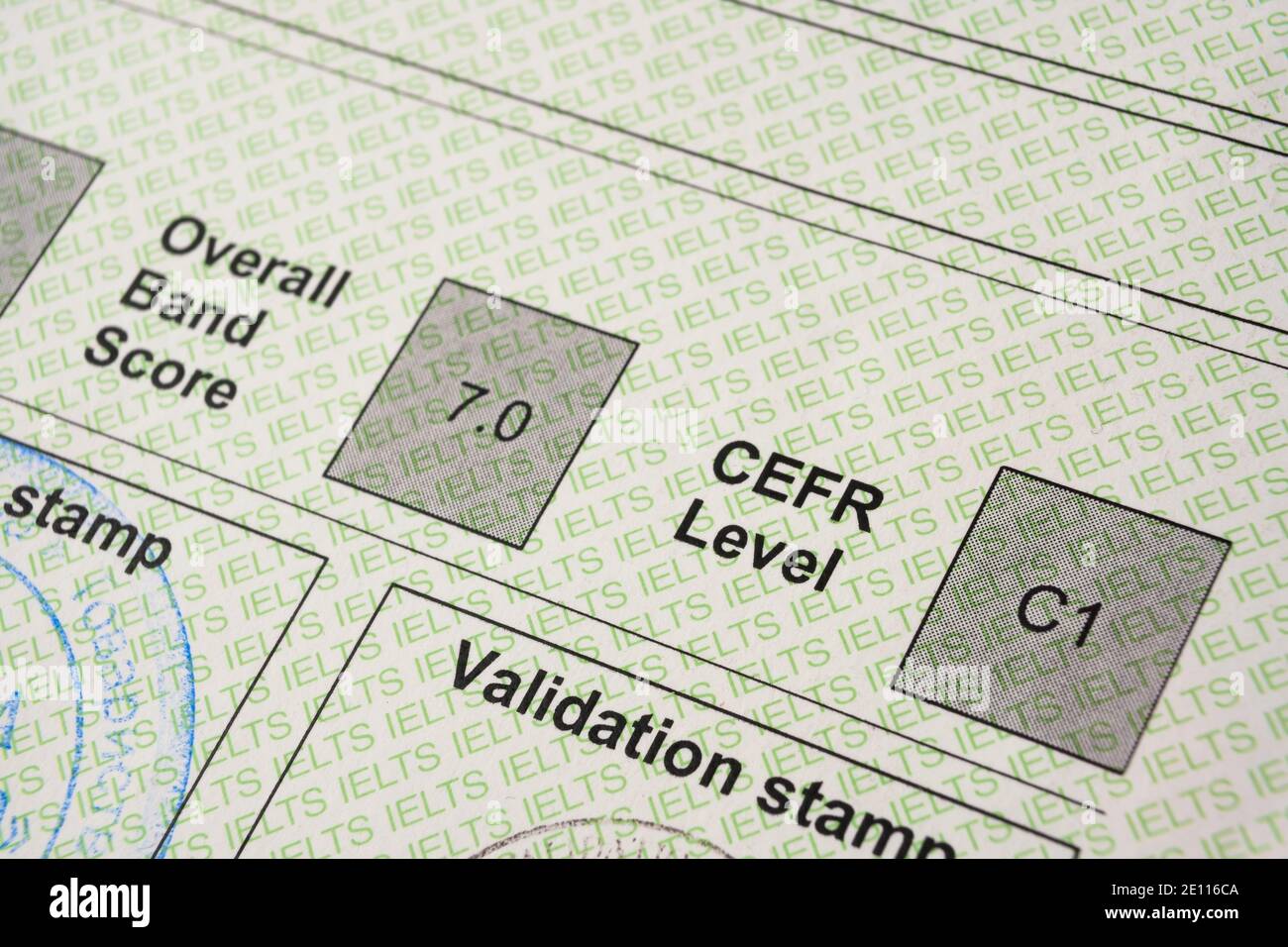 Stafford, Vereinigtes Königreich - 3. Januar 2021: Authentic IELTS Testbericht Formular. Das International English Language Testing System ist ein internationaler STA Stockfoto