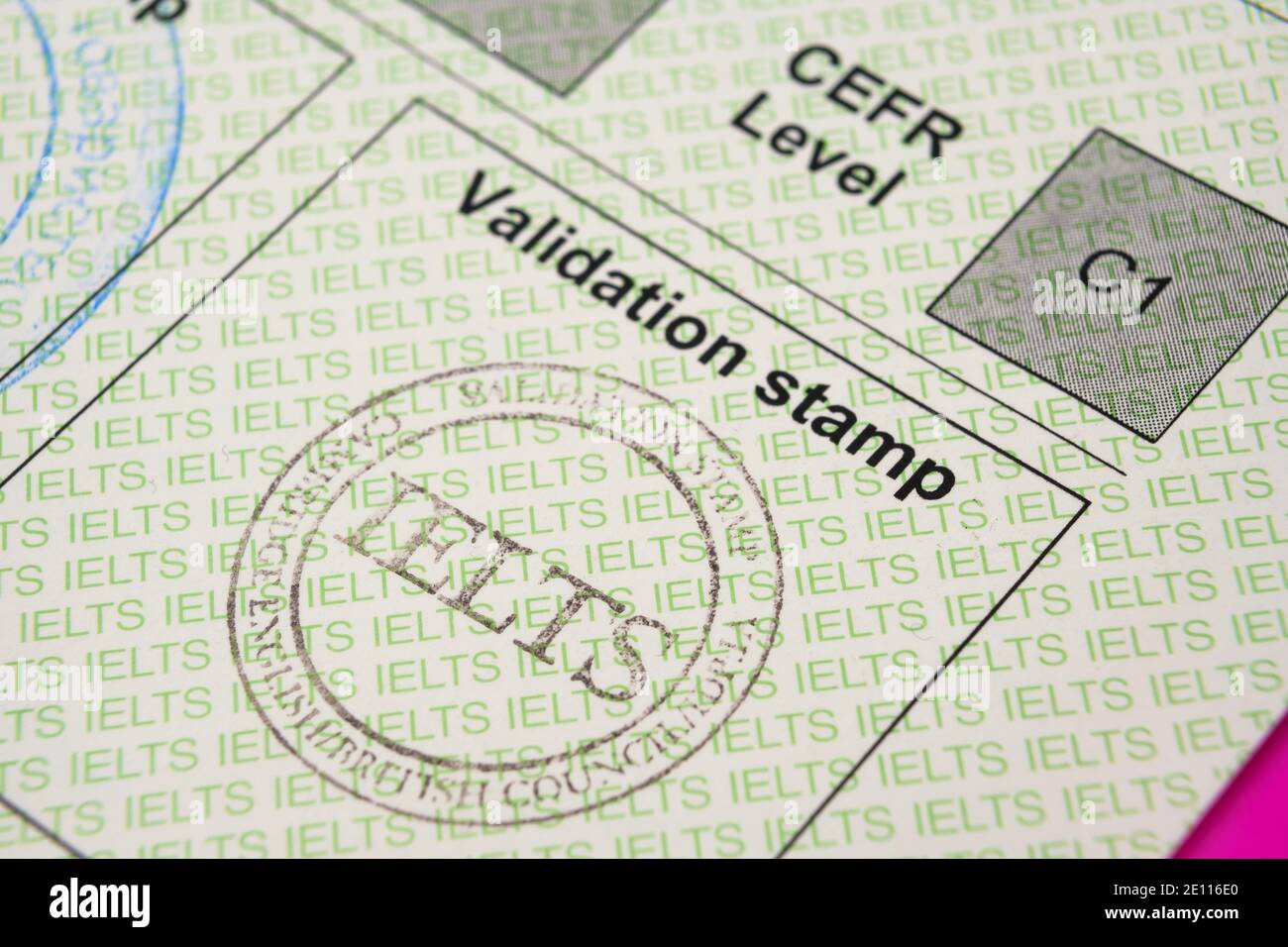 Stafford, Vereinigtes Königreich - 3. Januar 2021: Authentic IELTS Testbericht Formular. Das International English Language Testing System ist ein internationaler STA Stockfoto
