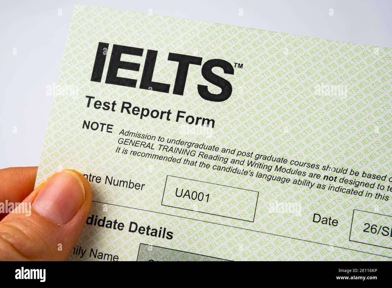 Stafford, Vereinigtes Königreich - 3. Januar 2021: Authentic IELTS Testbericht Formular. Das International English Language Testing System ist ein internationaler STA Stockfoto