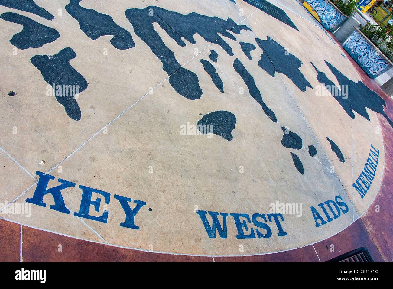 Eine gemalte Karte der unteren Tasten am Key West AIDS Memorial in den Florida Keys. Stockfoto