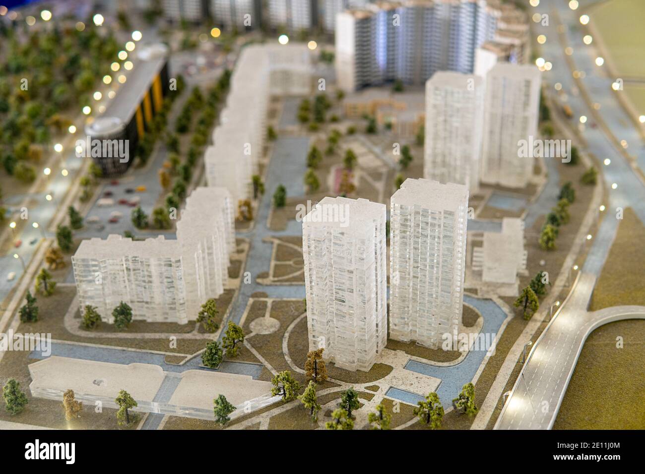 Layout von Stadtgebäuden mit Straßen und Autos. Hohe Qualität Stockfoto