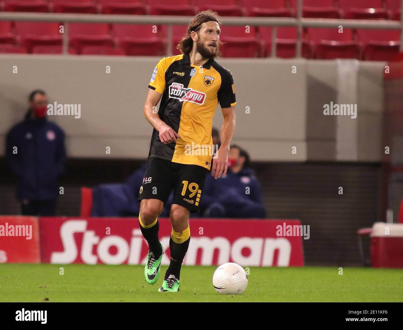 Piräus, Griechenland. Januar 2021. Dmytro Chygrynskiy von AEK Athen während des Super League Greece Spiels im Karaiskakis Stadion, Piräus Bild von Yannis Halas/Focus Images/Sipa USA 03/01/2021 Quelle: SIPA USA/Alamy Live News Stockfoto