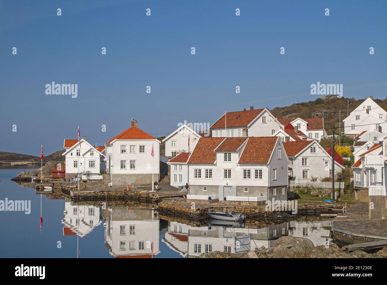 Loshavn - Das Kleine Idyllische Dorf Mit Seinem Weißen Holz Häuser sind ...