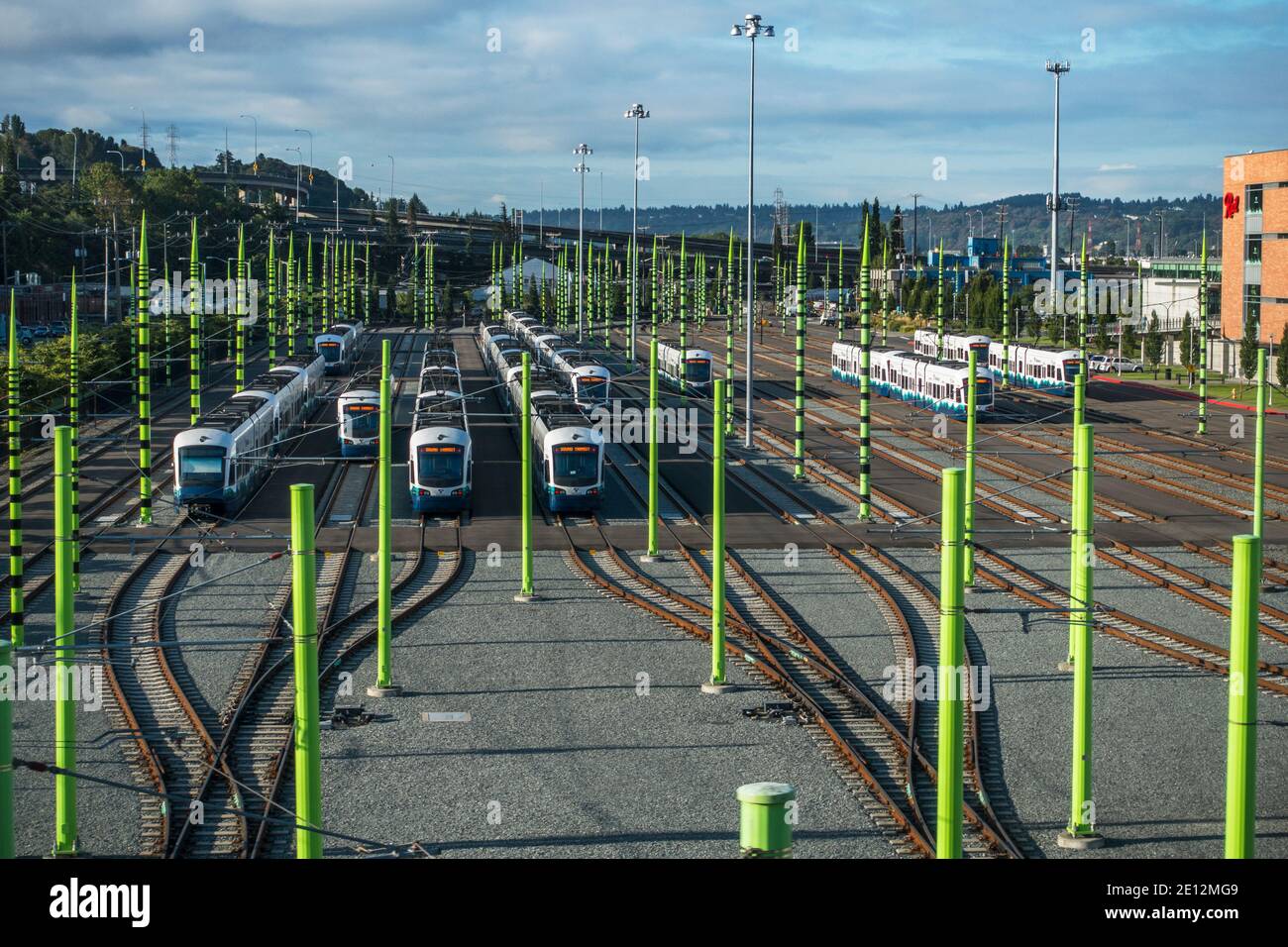 Seattle's Sound Transit Central Light Rail Operations and Management Facility befindet sich im STADTTEIL SODO in der Nähe der Old Rainer Brewery, am wes Stockfoto