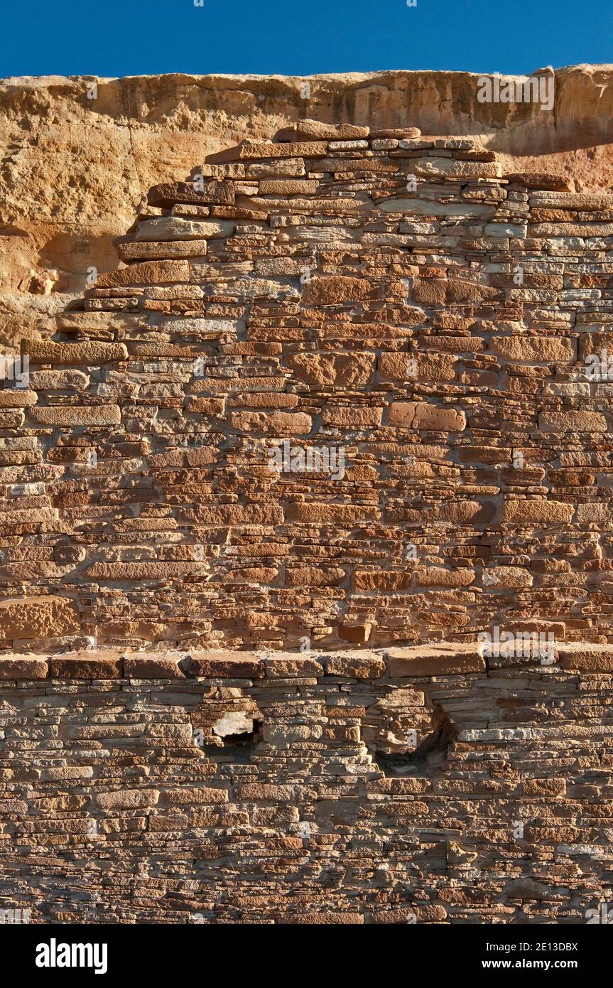 Wand mit Mauerwerk details, Chetro Ketl Ruinen, Chaco Culture National Historical Park, New Mexico, USA Stockfoto
