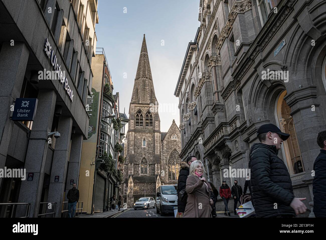 Church Lane mit St. Andreas Kirche im Hintergrund. Dublin. Irland. Stockfoto