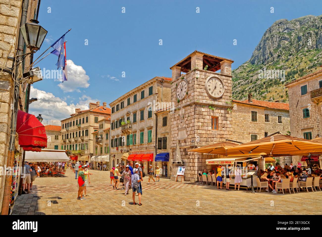 Uhrturm am Platz der Waffen, Kotor Altstadt, Kotor, Montenegro. Stockfoto
