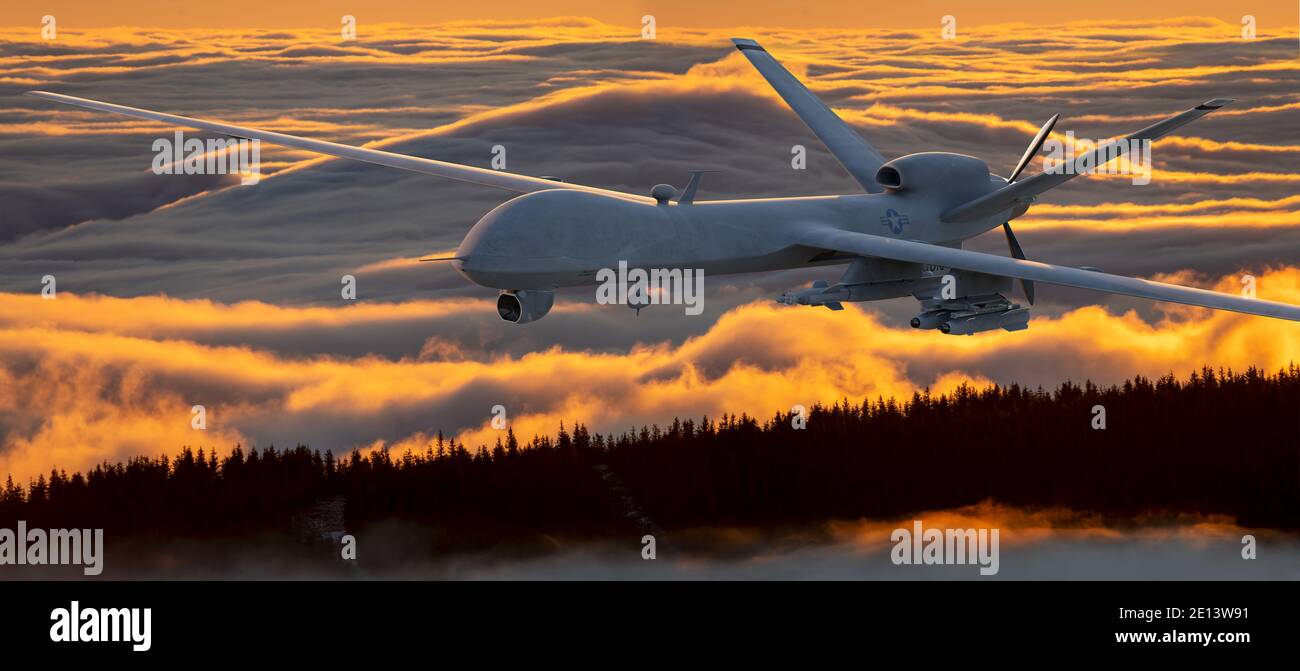 General Atomics MQ-9 Reaper Drohne fliegt über die Berge bei Sonnenuntergang Stockfoto