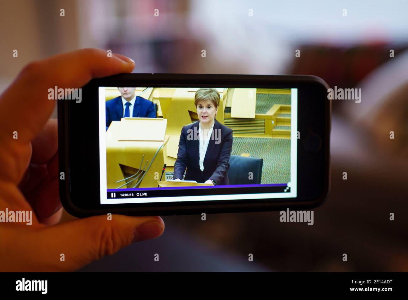 Edinburgh, Schottland, Großbritannien. Januar 2021. Der schottische erste Minister Nicola Sturgeon kündigt Schottland an, ab Mitternacht in die nationale Sperre einzutreten. PIC; Live-Stream von Nicola Sturgeon, die besondere Ankündigung nach dem Rückruf des parlaments. Iain Masterton/Alamy Live News Stockfoto