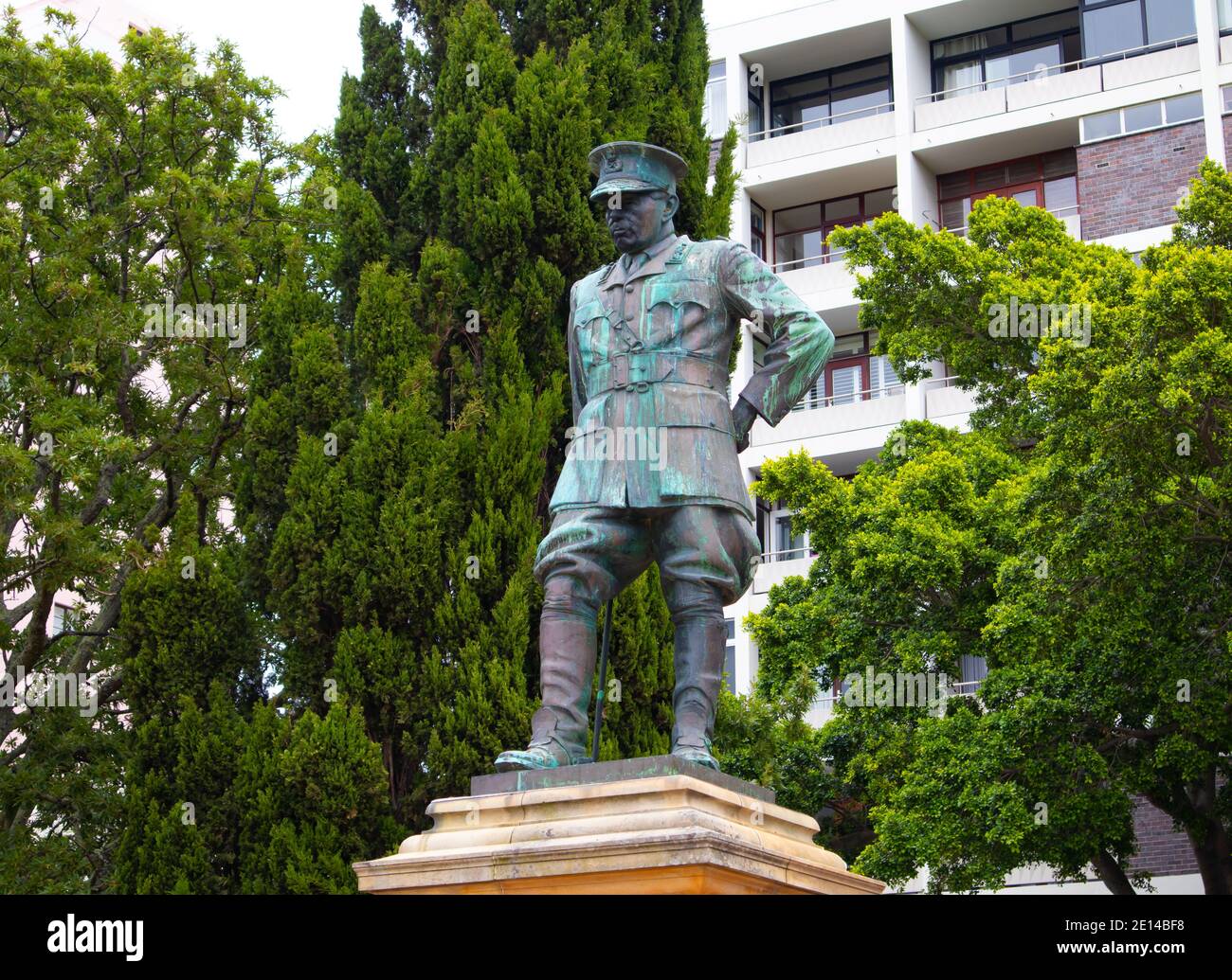 Gardens- Cape Town, South Africa - 23/11/2020 Grüne und rostige General Sir Henry Timson Lukin Statue. Stockfoto