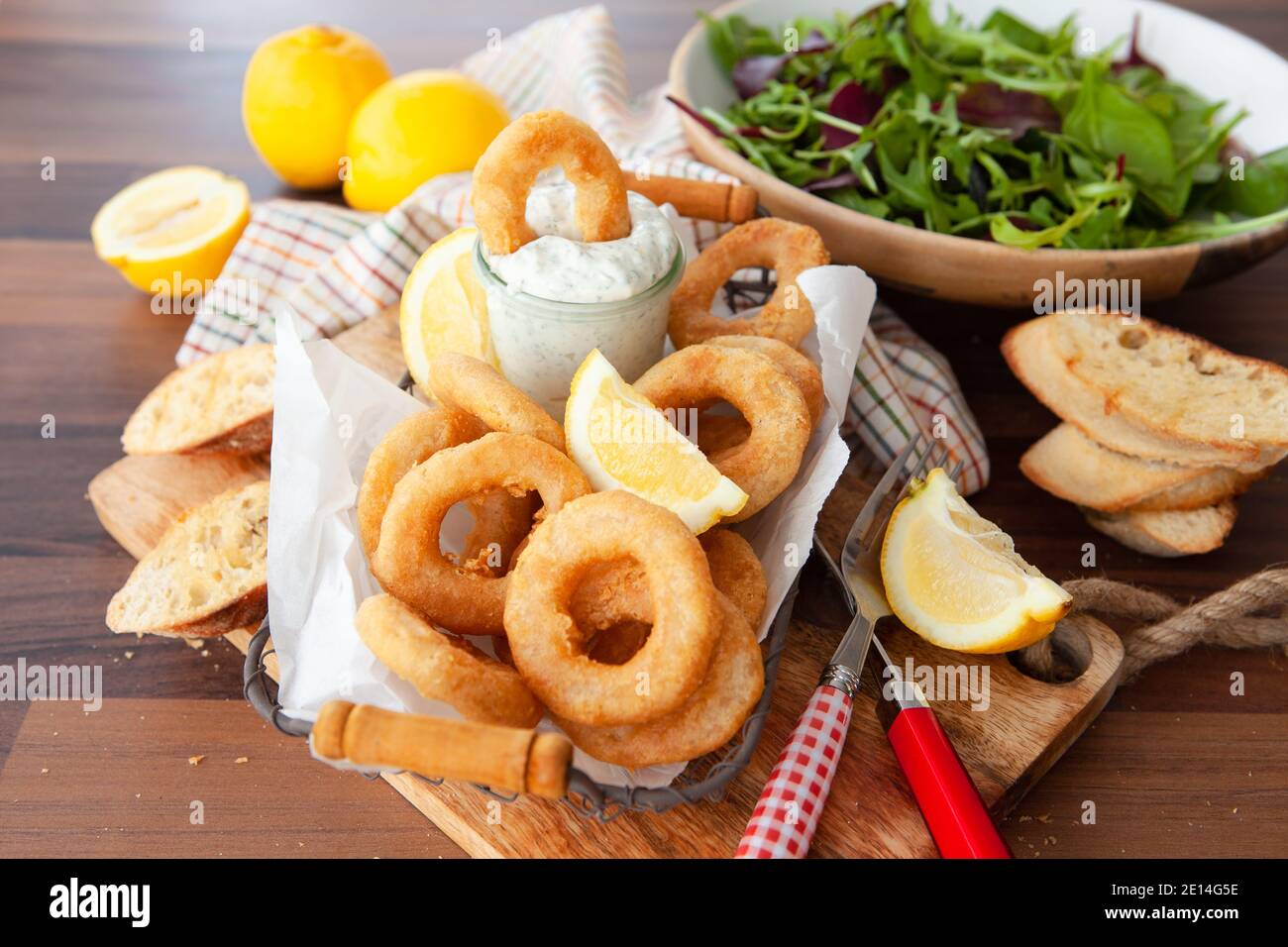 Knusprig Gebratene Calamari-Ringe Stockfoto