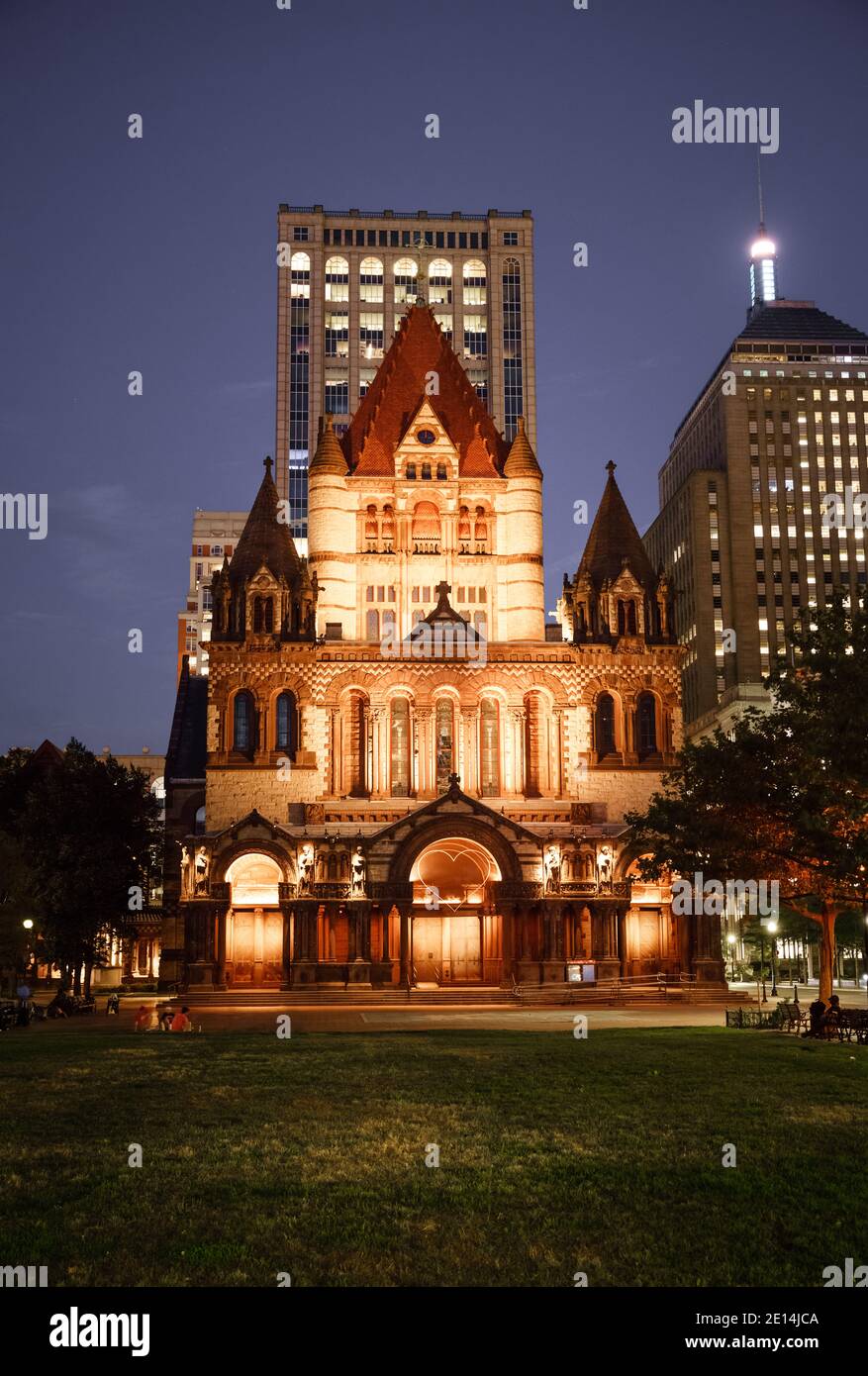 Nachtansicht der historischen Trinity Church in Downtown Boston Stockfoto Nachtansicht der historischen Trinity Church in Downtown Boston Stockfoto