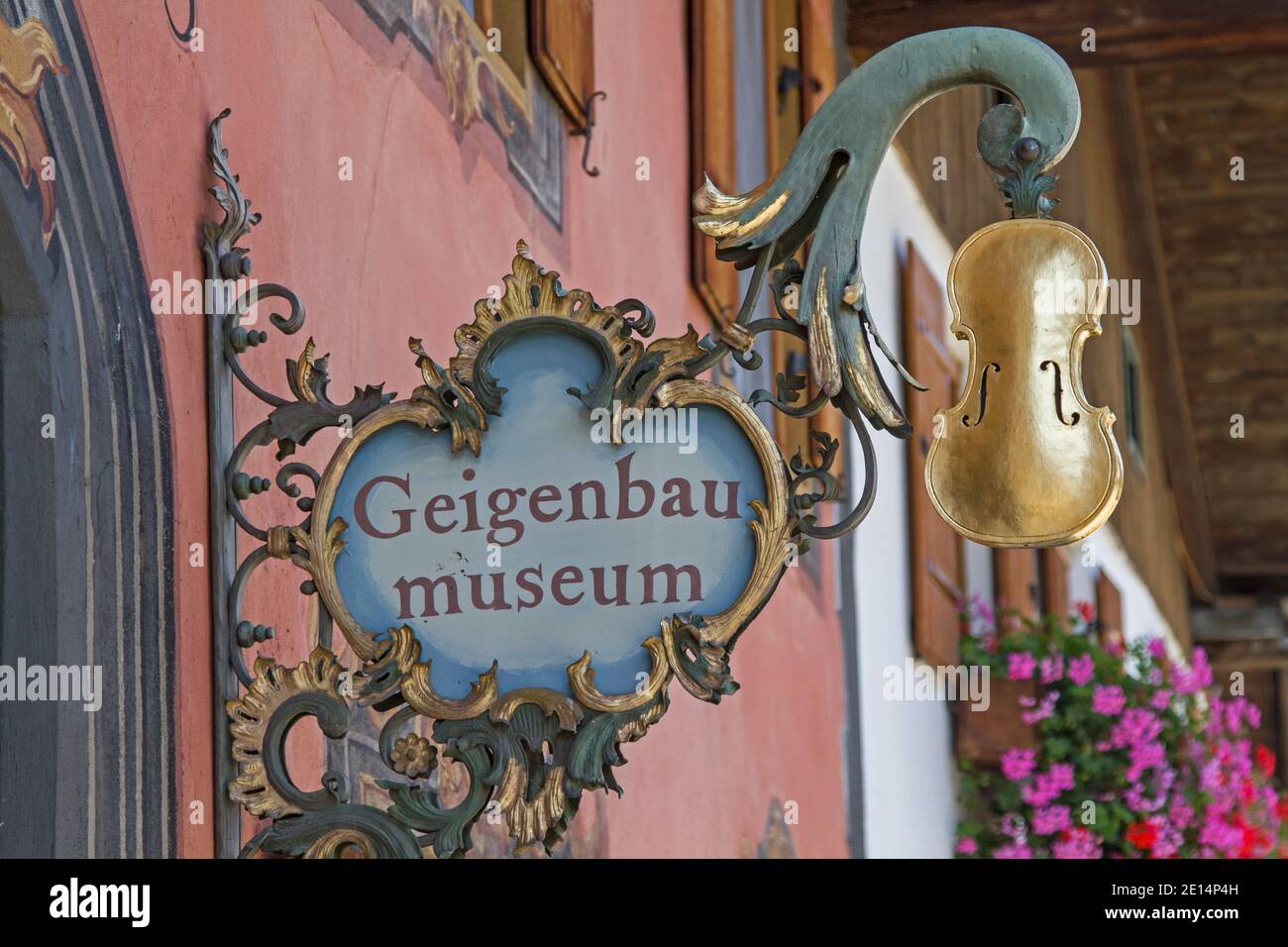 Das Museum Für Geigenbau Im Oberbayerischen Mittenwald Stockfoto