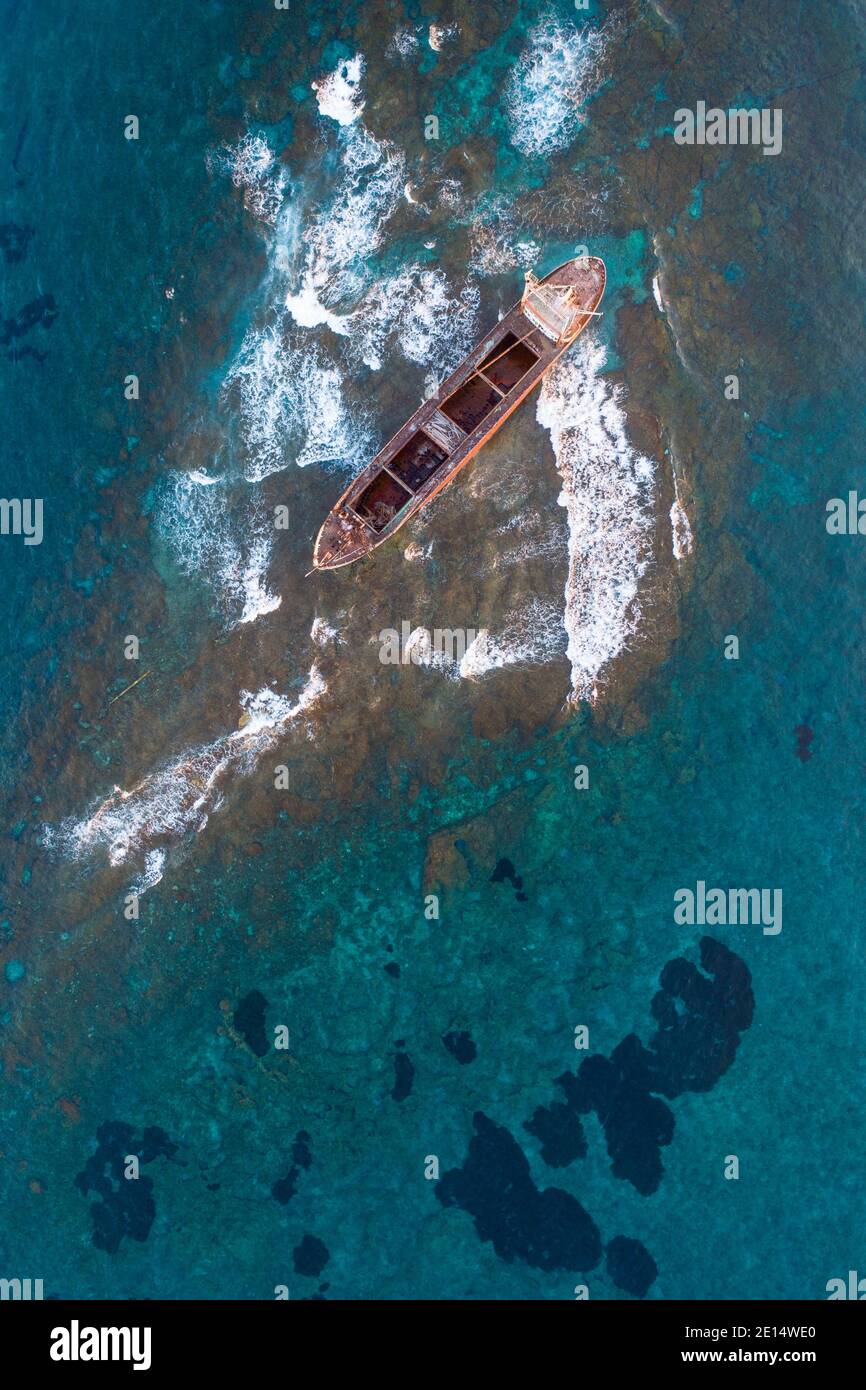 Luftaufnahme des Schiffswracks MS Demetrios II - ein Frachtschiff, das 1998 auf Grund lief, Paphos, Zypern Stockfoto