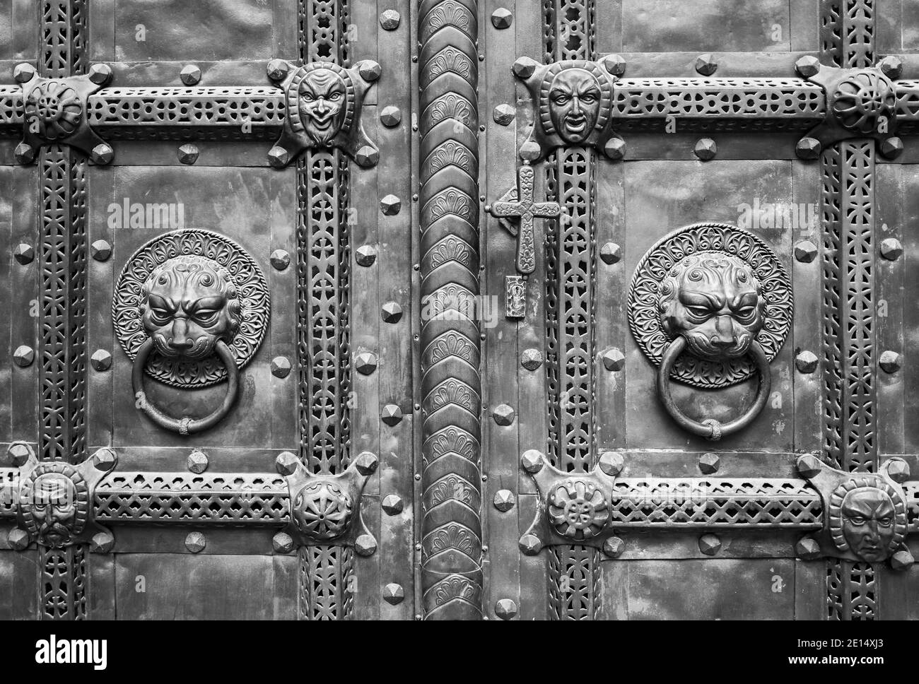 Portal einer Kirche Stockfoto