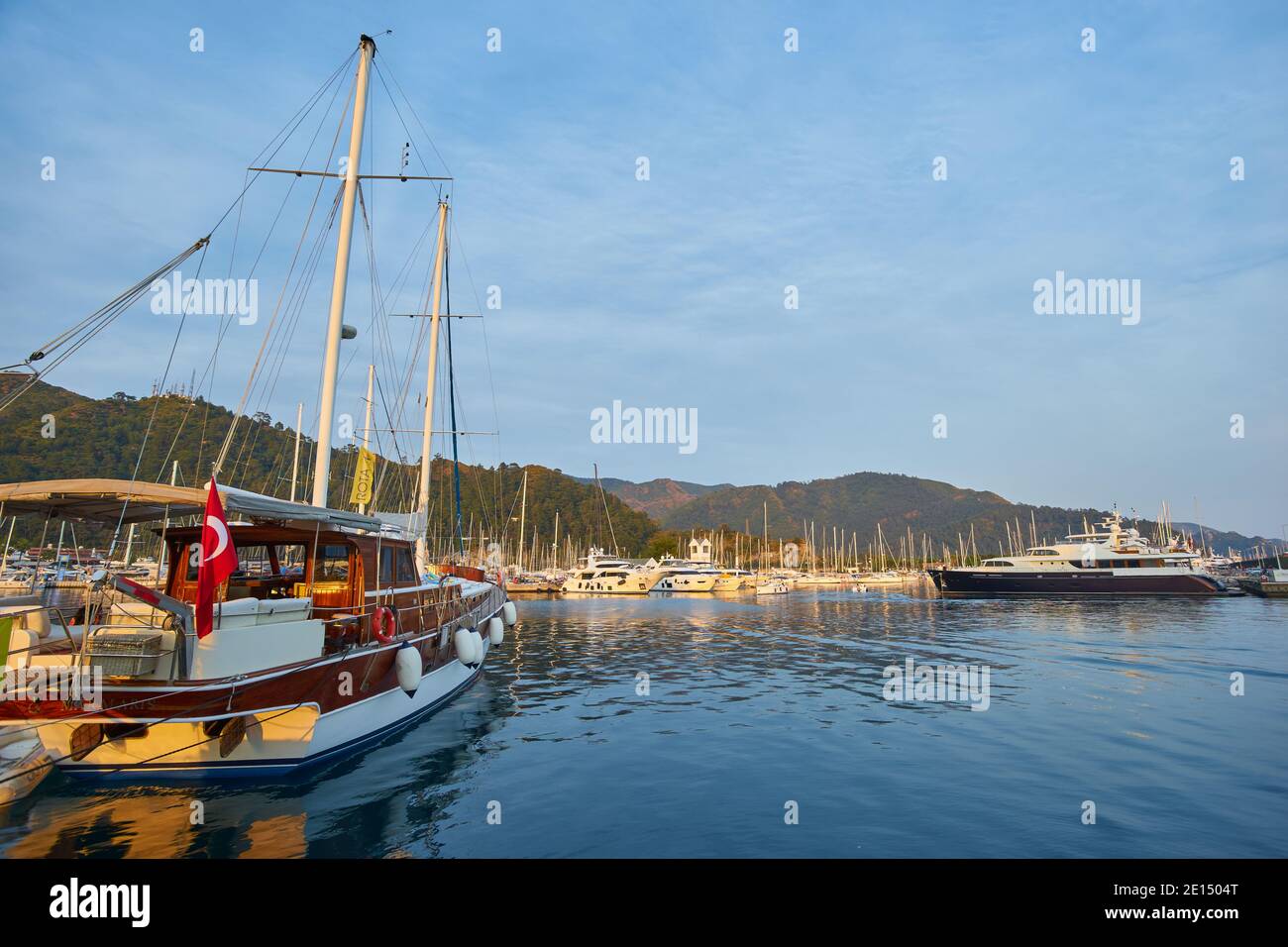 MARMARIS, TÜRKEI - 28. April 2018: Strandpromenade in Marmaris Stadt in der Türkei Stockfoto