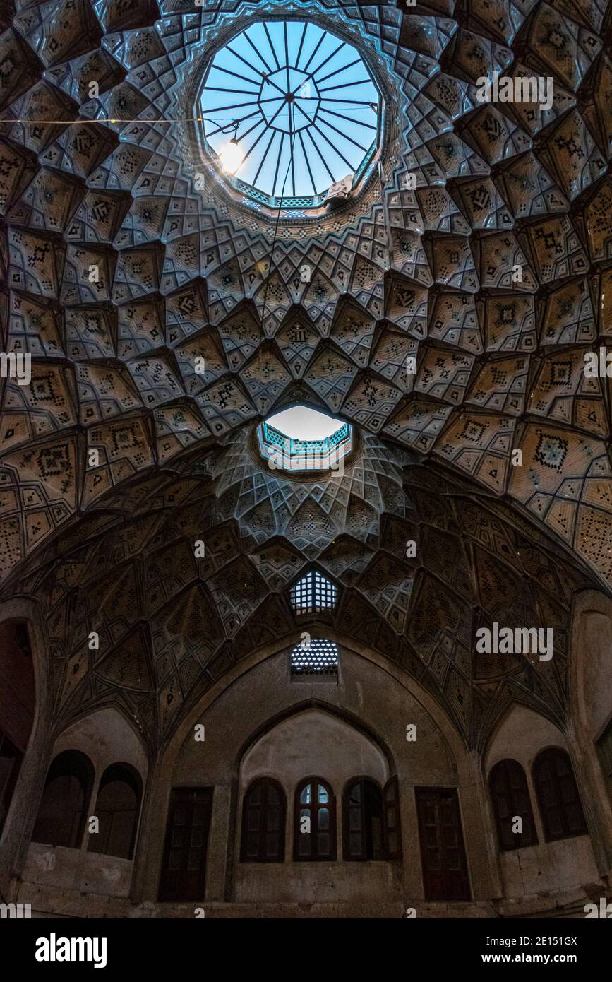 23. Oktober 2018. Aminoddole Caravansarai oder Timche Plaza, Kashan Basar, Kashan, Iran. Stockfoto