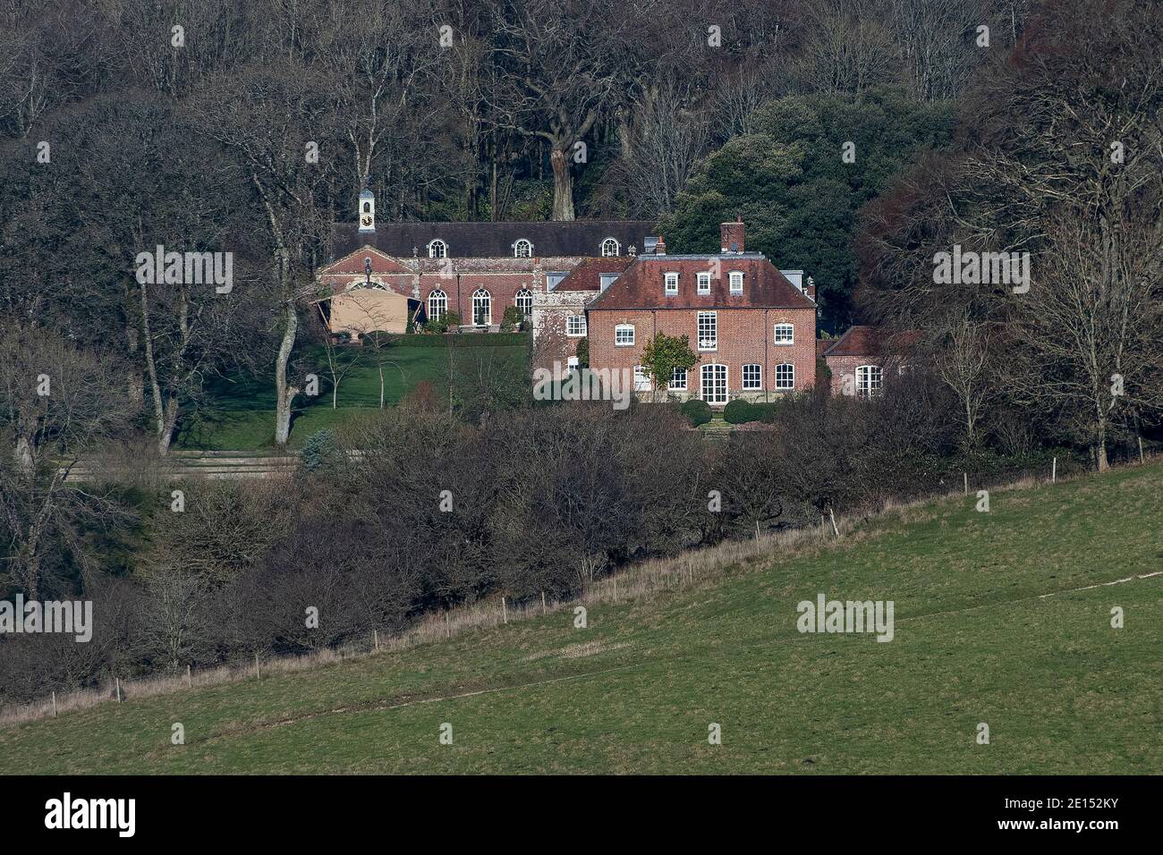 Ashcombe House, auch bekannt als Ashcombe Park, ist ein georgianisches Herrenhaus, das Heimat des britischen Filmregisseurs Guy Ritchie in Wiltshire, England. Stockfoto