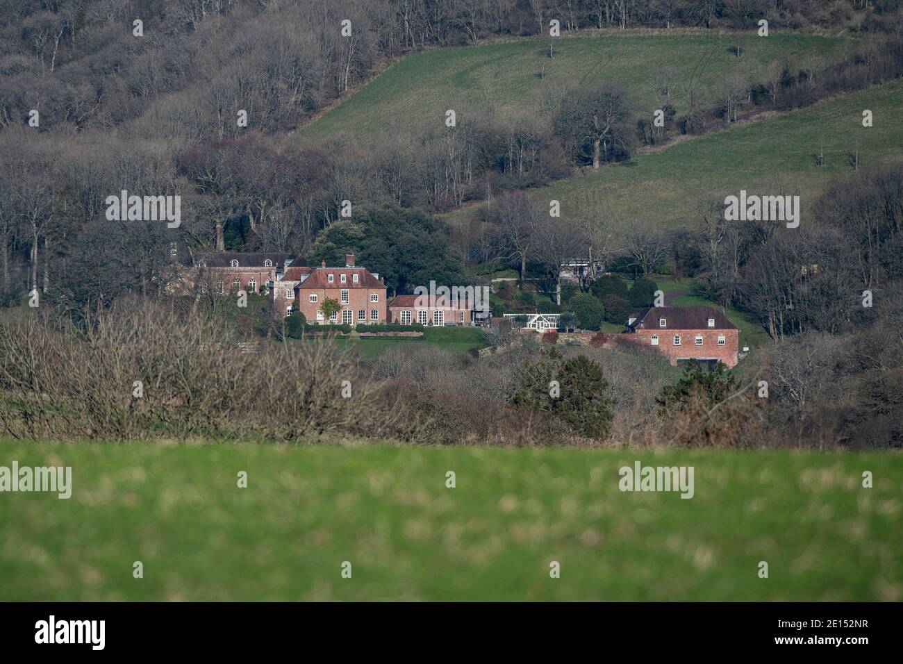 Ashcombe House, auch bekannt als Ashcombe Park, ist ein georgianisches Herrenhaus, das Heimat des britischen Filmregisseurs Guy Ritchie in Wiltshire, England. Stockfoto