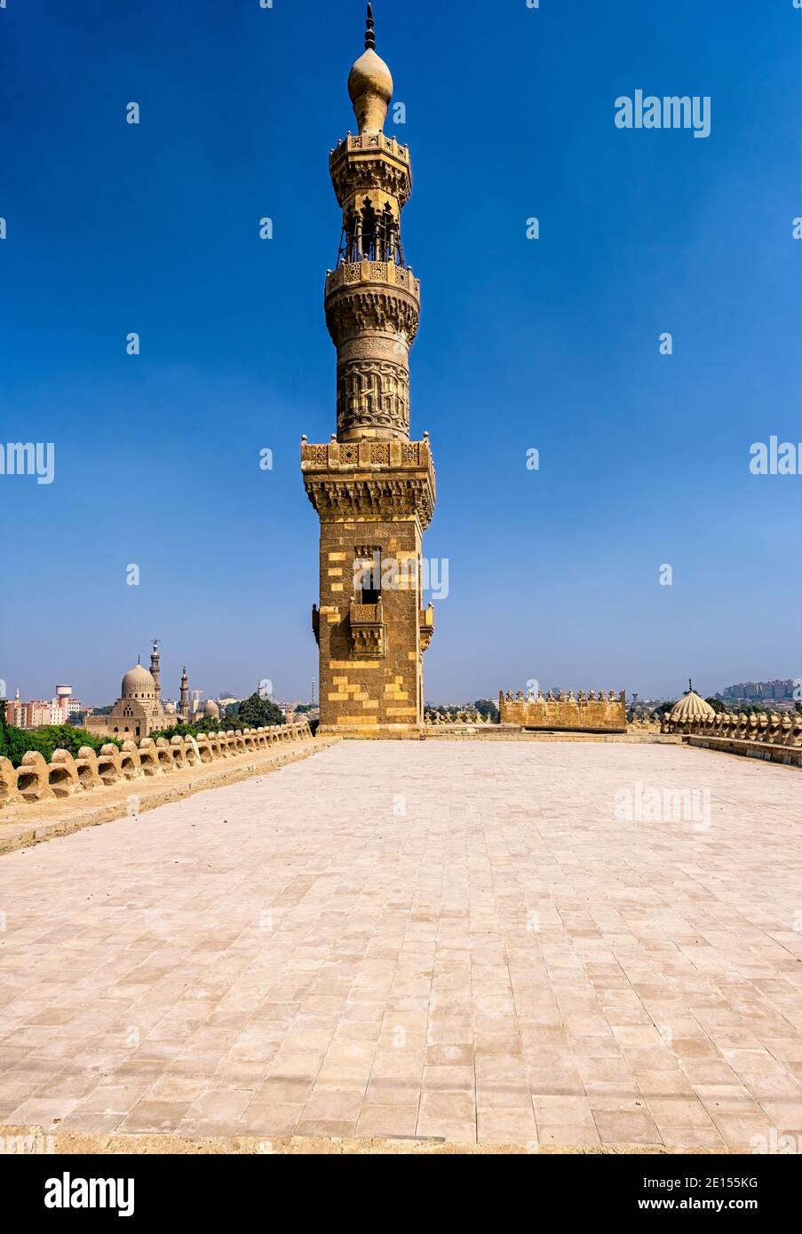 Minarett des Grabkomplexes von Farag ibn Barquq, in der Stadt der Toten, Kairo Stockfoto