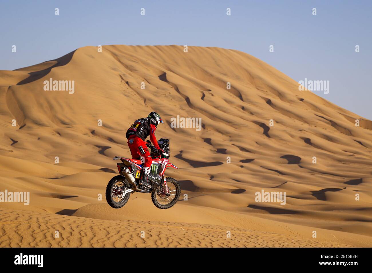 Bisha, Saudi-Arabien. Januar 2021. 88 Barreda Bort Joan (esp), Honda, Monster Energy Honda Team 2021, Motul, Moto, Bike, Action während der 2. Etappe der Dakar 2021 zwischen Bisha und Wadi Al Dawasir, in Saudi-Arabien am 4. Januar 2021 - Photo Florent Gooden/DPPI/LM Credit: Gruppo Editoriale LiveMedia/Alamy Live News Stockfoto