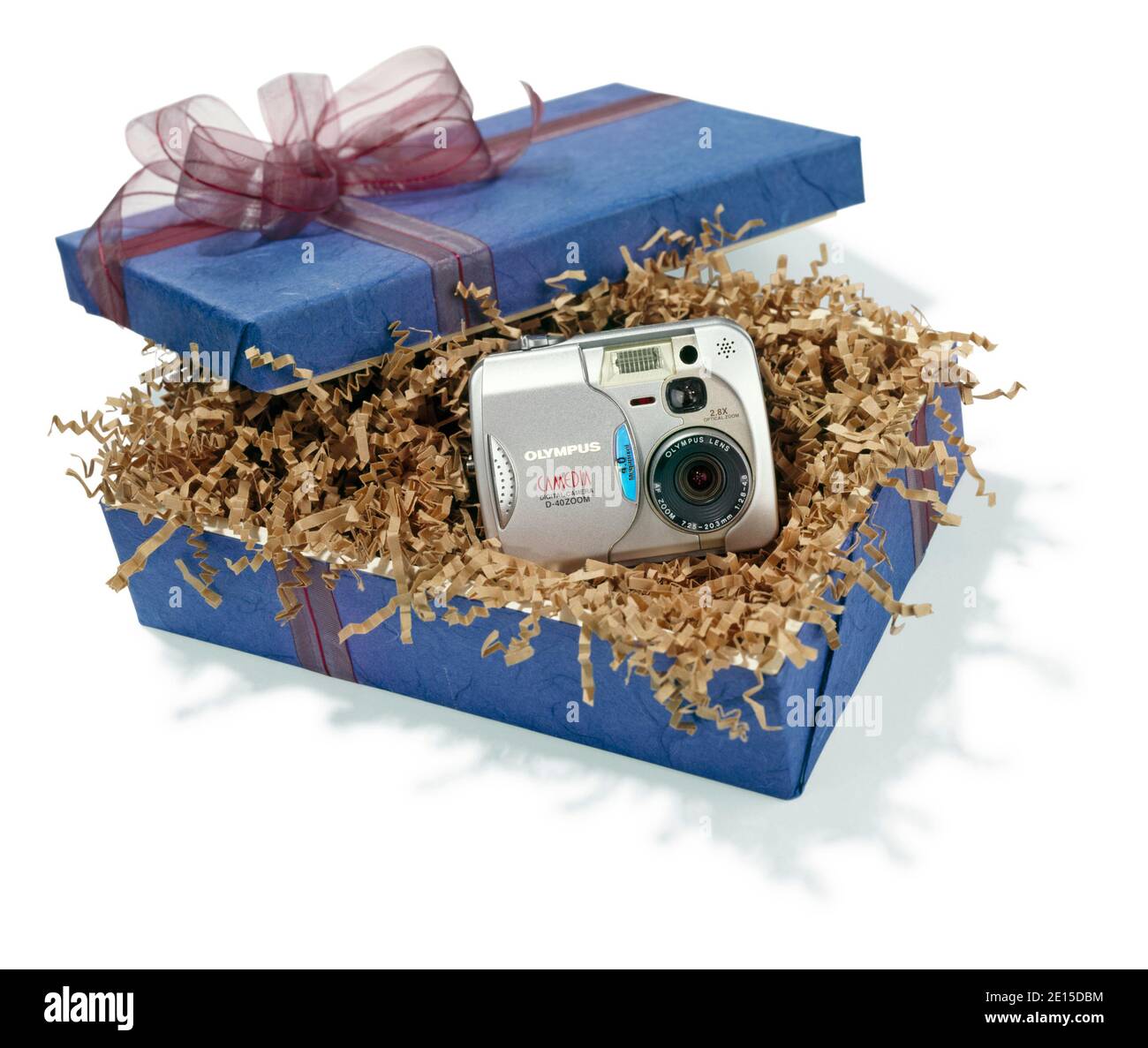 Olympus Camedia Kamera Geschenkbox auf weißem Hintergrund fotografiert Stockfoto