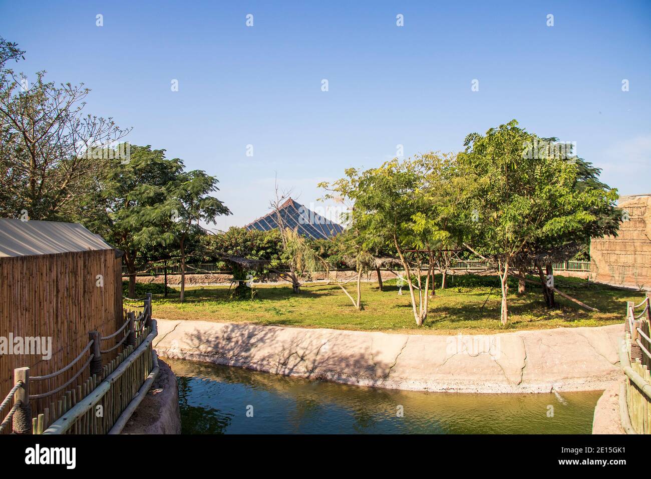 Dubai - VAE, 12.29.2020 Eintritt in den Dubai Safari Park. Stockfoto