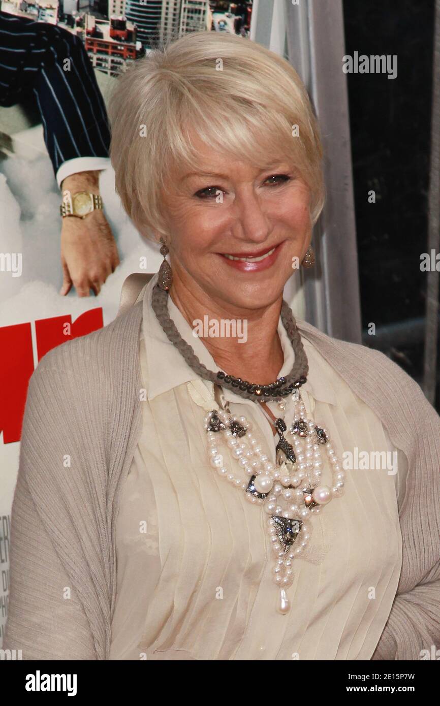 Helen Mirren besucht am 5. April 2011 die New Yorker Premiere von 'Arthur' im Ziegfeld Theater in New York City, NY, USA. Foto von Elizabeth Pantaleo/ABACAUSA.COM Stockfoto