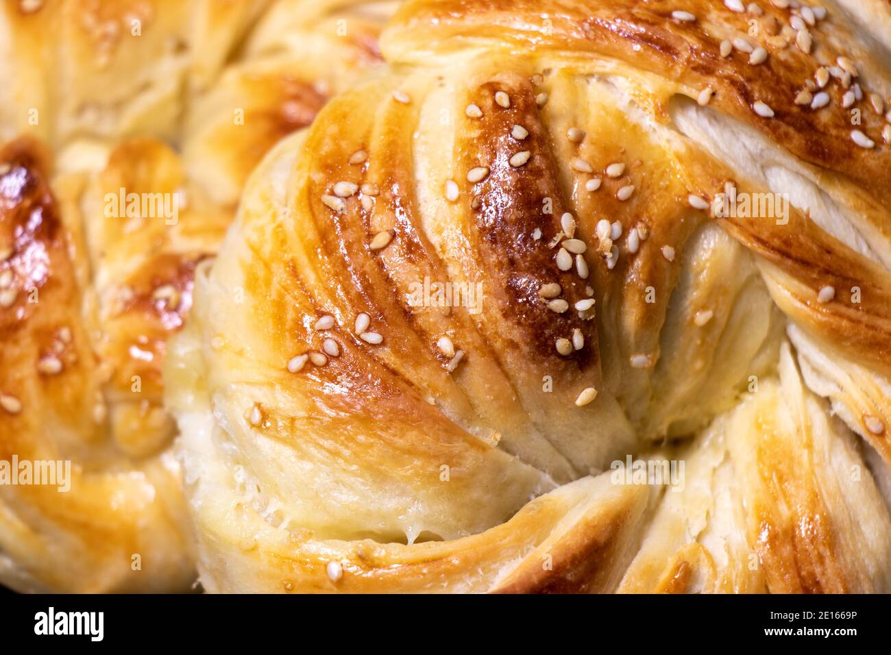 Traditionelle Türkische Konditorei. Köstliche türkische Küche. Türkischer Bagel: Achma. Stockfoto