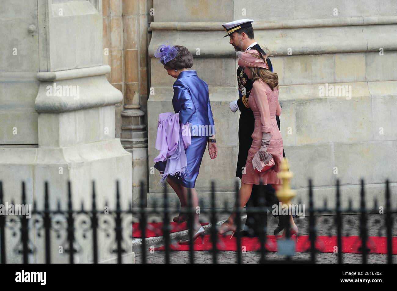 Königin Sofia, Kronprinz Felipe und Kronprinzessin Letizia von Spanien kommen am 29. April 2011 in Westminster Abbey zur Hochzeit von Prinz William mit Kate Middleton in London an. Foto von Frederic Nebinger/ABACAPRESS.COM Stockfoto