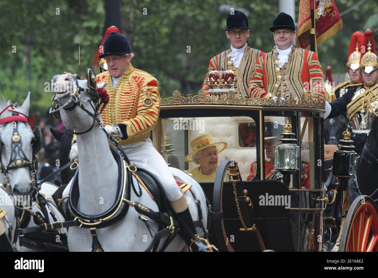 Königin Elizabeth II. Und Prinz Philip Duke of Edinburgh auf ihrem Weg von Westminster Abbey zum Buckingham Palace nach der Hochzeit von Prinz William mit Kate Middleton, in London, Großbritannien am 29. April 2011. Foto von Thierry Orban/ABACAPRESS.COM Stockfoto