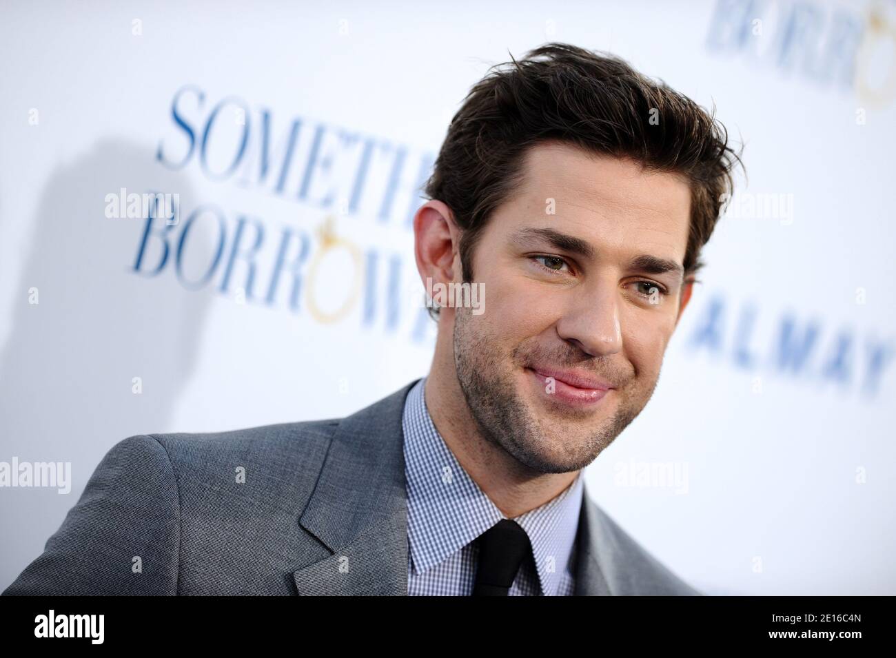 John Krasinski kommt bei der Premiere von Warner Bros. 'Something Borrowed' an, die am 3. Mai 2011 in Grauman's Chinese Theatre in Los Angeles, Kalifornien, stattfand. Foto von Lionel Hahn/ABACAPRESS.COM Stockfoto