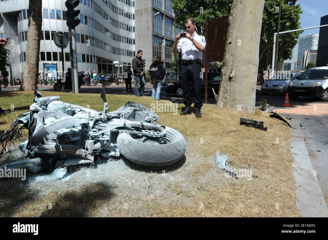 Unfall entre une Moto et une voiture a Nanterre, Frankreich le 13 Mai 2011. Foto Thierry Orban/ABACAPRESS.COM Stockfoto