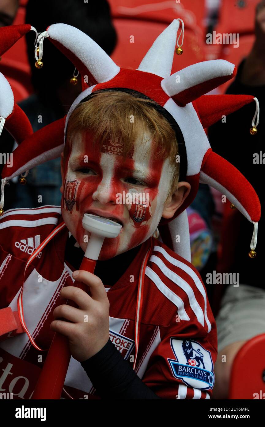 Die Fans von Stoke City während des englischen Fußballfinales Manchester City gegen Stoke City im Wembley Stadium, London, England, am 14. Mai 2011. Manchester City gewann XX. Foto von Henri Szwarc/ABACAPRESS.COM Stockfoto