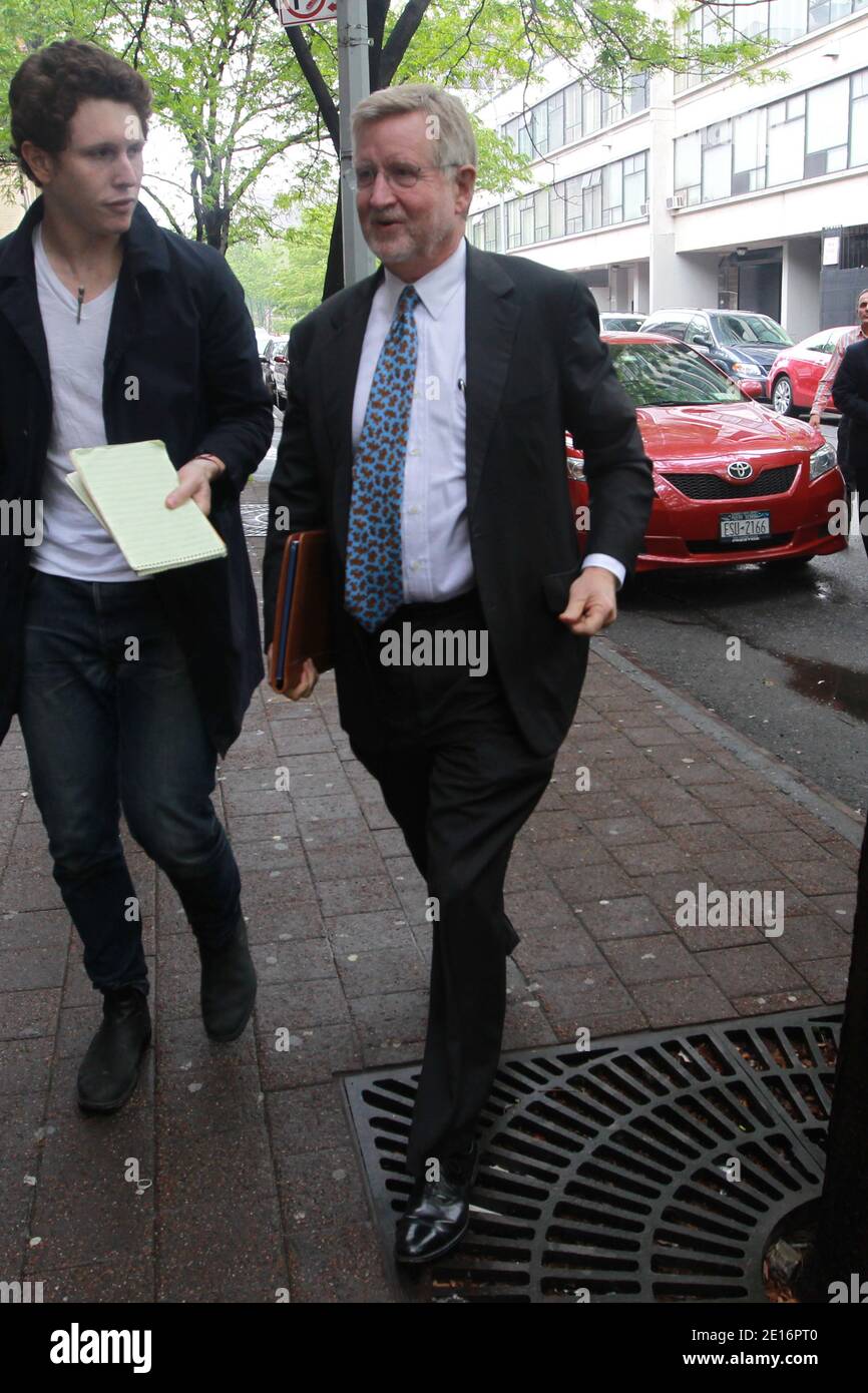 Benjamin Brafman der Anwalt des IWF-Chefs Dominique Strauss-Kahn, der vor kurzem unter dem Vorwurf der sexuellen Übergriff auf eine Frau in einem Hotel in Manhattan verhaftet wurde, spricht am 15. Mai 2011 mit der Presse vor einem New Yorker Polizeidezernat. Foto von Guerin-Pantaleo-Taamallah/ABACAPRESS.COM Stockfoto
