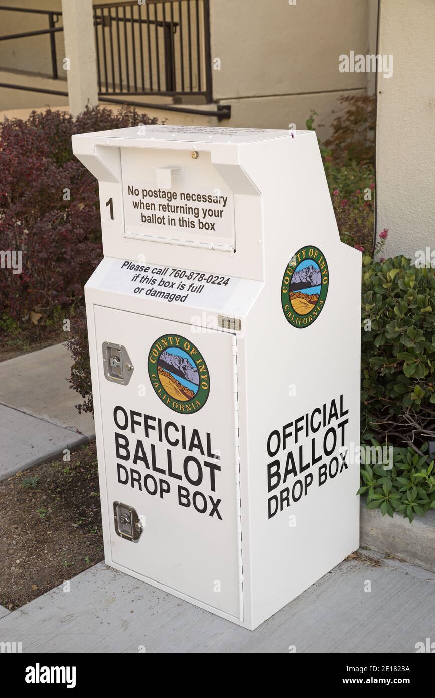 Inyo County California offizielle Stimme per Briefwahlliste Drop-Box In Bishop California Stockfoto