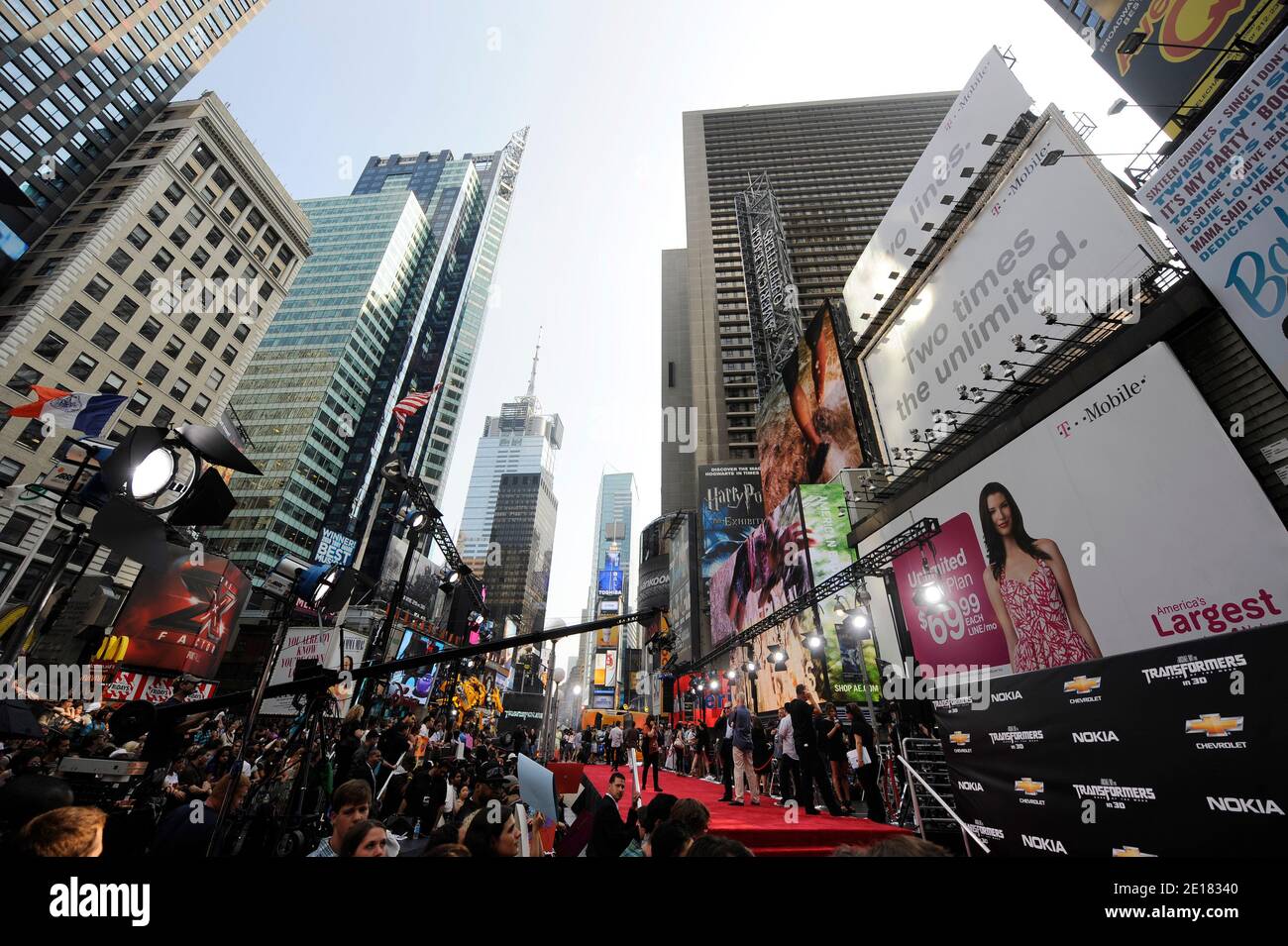 Eine Illustration der Premiere von 'Transformers: Dark Side of the Moon' am 28. Juni 2011 auf dem Times Square in New York City, NY, USA. Foto von Elizabeth Pantaleo/ABACAPRESS.COM Stockfoto