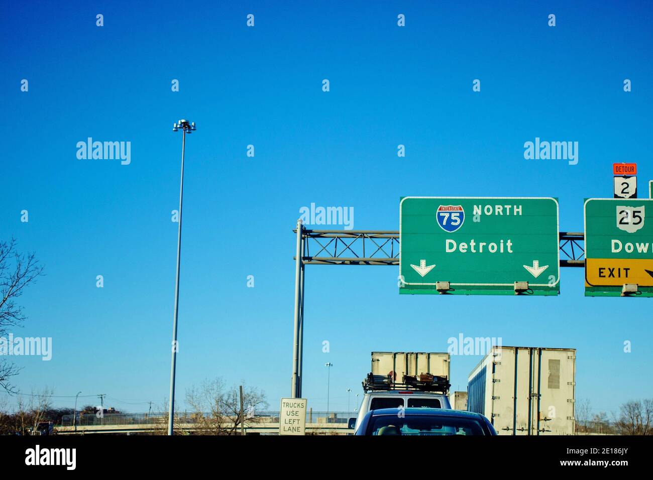 Stau auf der Interstate 75 in Richtung Norden in der Nähe von Detroit, Michigan. Stockfoto