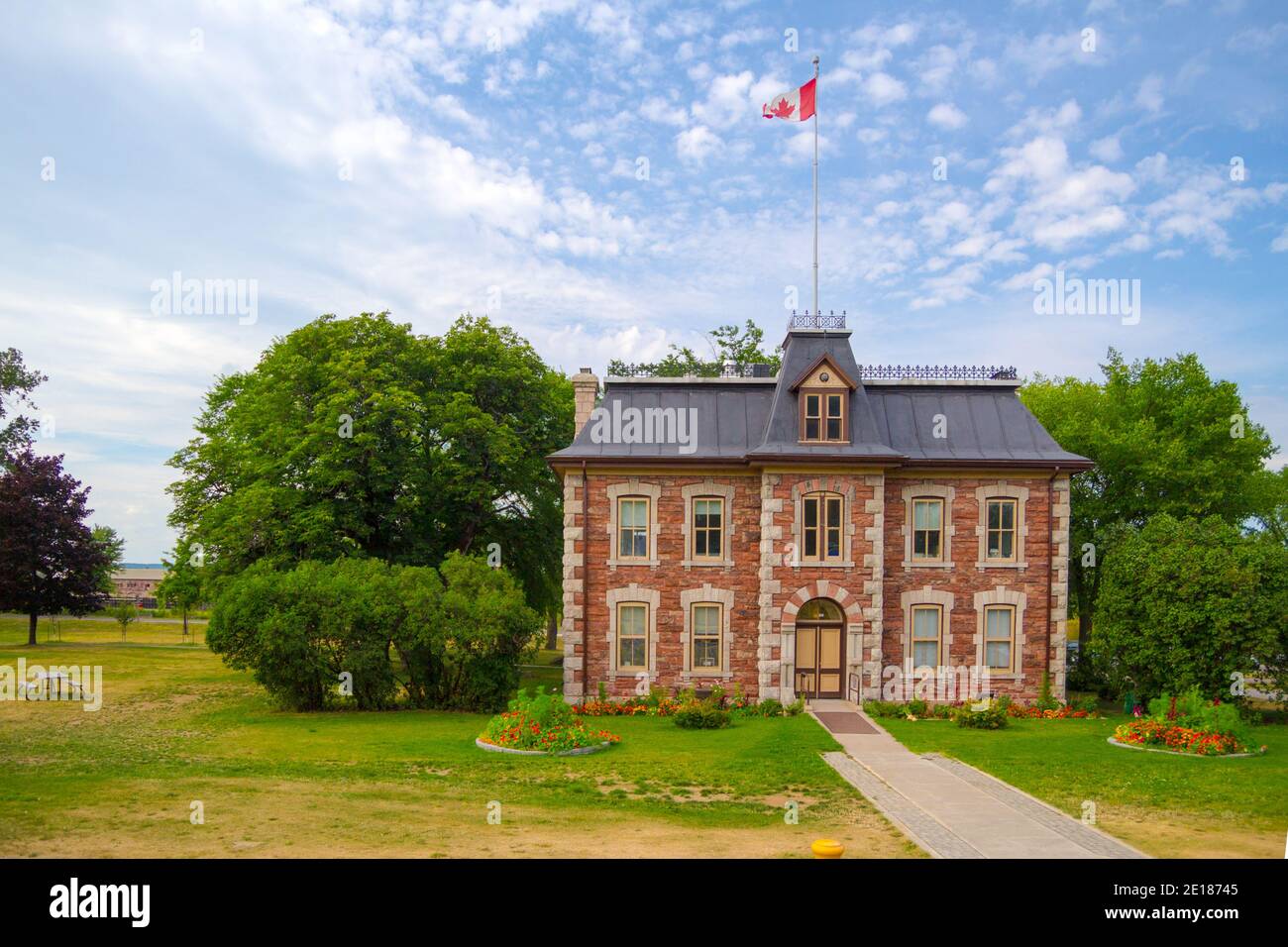 Sault Ste. Marie, Ontario. Kanada. 9. August 2015. Historisches Gebäude an der Uferpromenade der kanadischen Soo Locks. Die kanadischen Soo-Schlösser werden verwendet Stockfoto