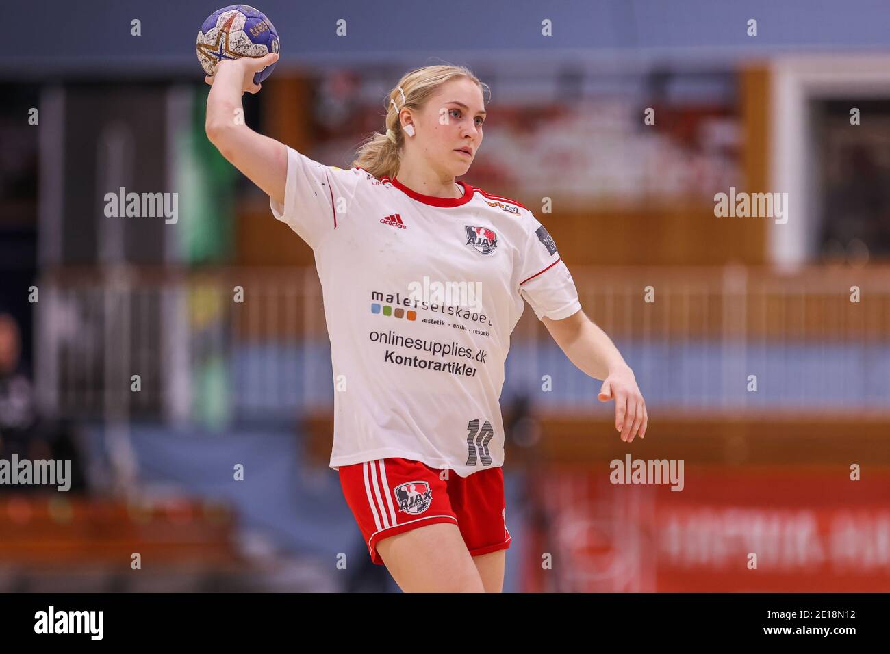 Kopenhagen, Dänemark. Januar 2021. Siw Aabech (10) von Ajax Copenhagen im dänischen Bambusa Kvindeligaen-Match der Frauen zwischen Ajax Copenhagen und Viborg HK in der Bavnehoj Arena in Kopenhagen. (Foto Kredit: Gonzales Foto/Alamy Live News Stockfoto