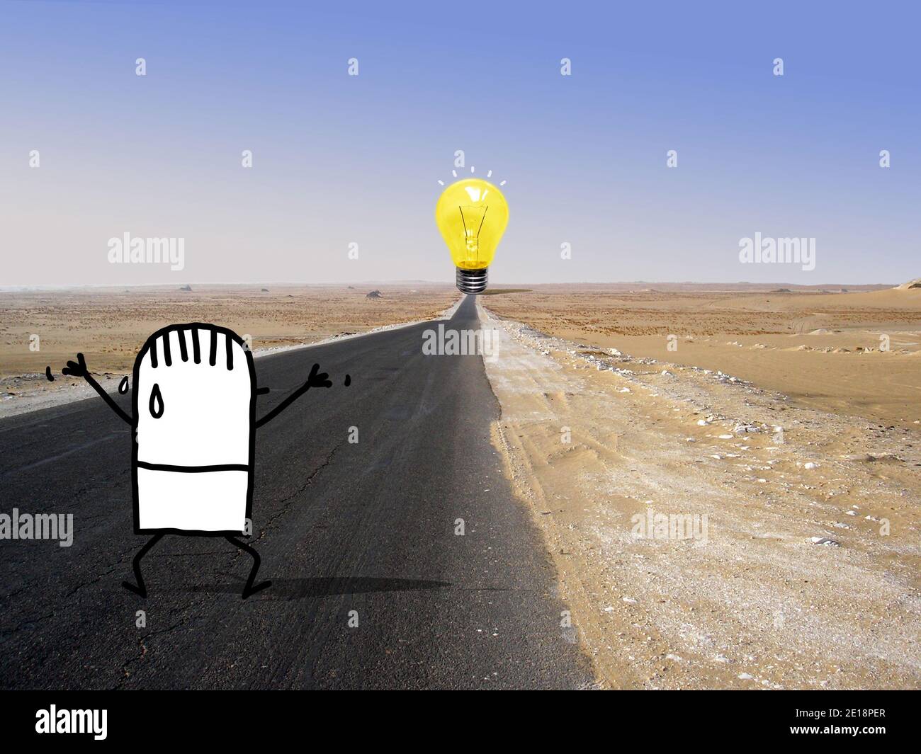Hand gezeichnet Cartoon Mann auf einer Wüstenstraße glücklich zu Sehen Sie sich eine Glühlampe mit gelbem Licht an - Collage Stockfoto