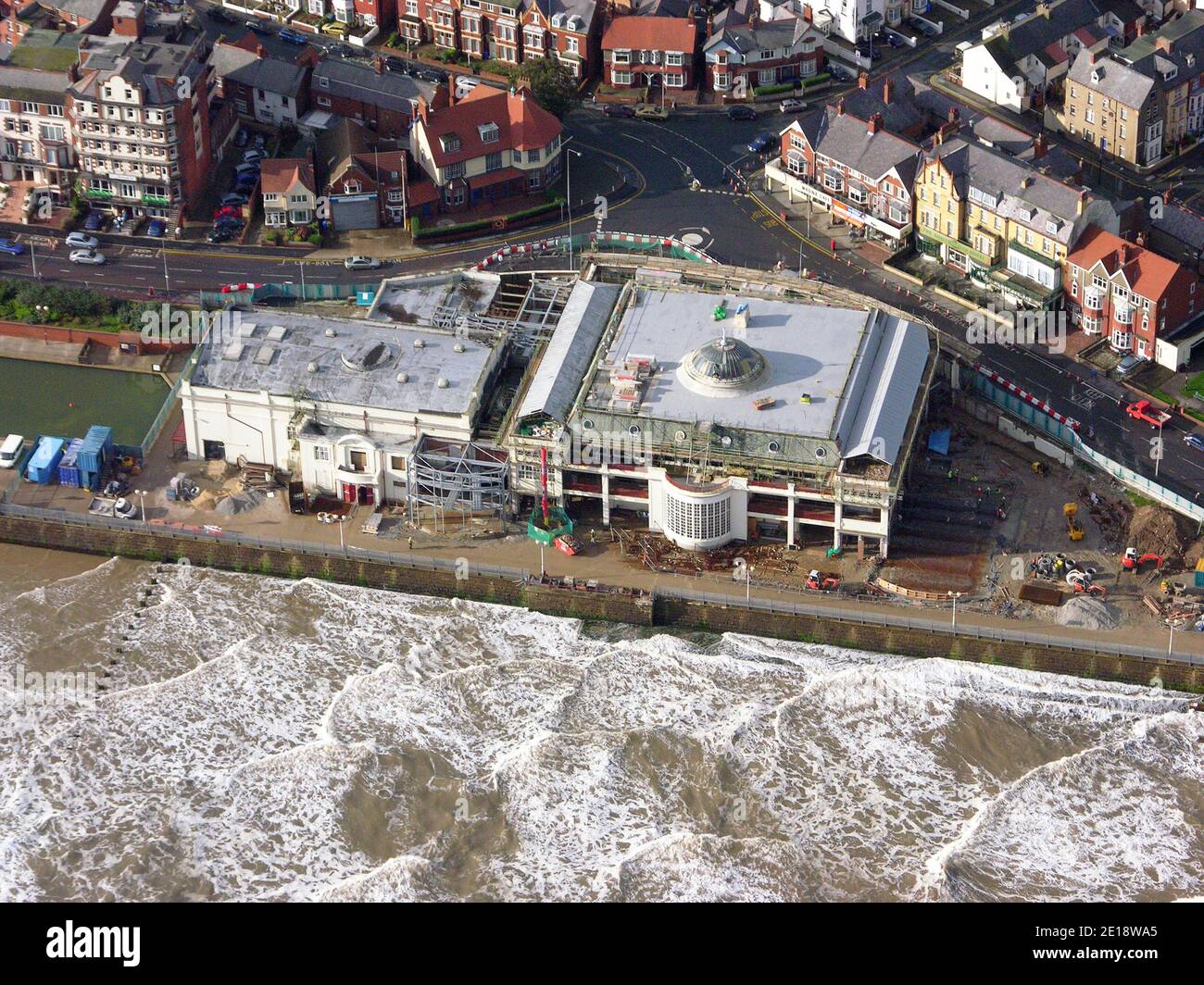 Luftaufnahme des Bridlington Spa, einem Veranstaltungsort für Live-Musik, während der Renovierung im Jahr 2006, Bridlington, East Yorkshire Stockfoto